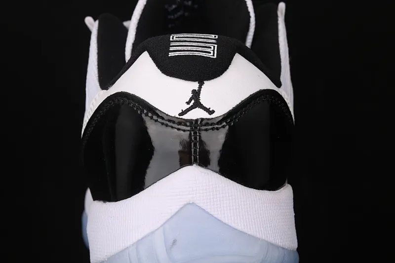 All categories Air Jordan Jordan series basketball shoes Air Jordan 11 X version Air Jordan 11 Low "Concord" AJ11 Joe 11 white and black genuine carbon 528895-153